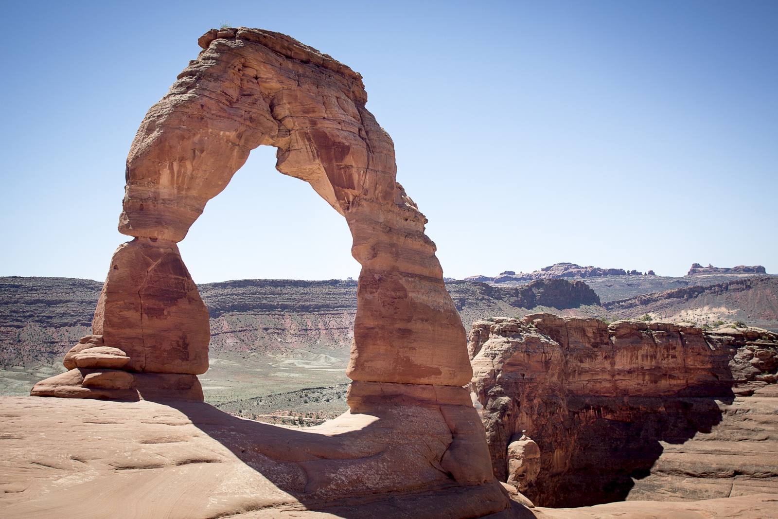 Delicate Arch at sunset in Arches National Park, southern Utah